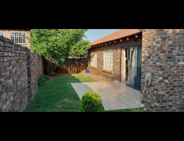 3 BEDROOM PROPERTY TO RENT IN THATCHFIELD